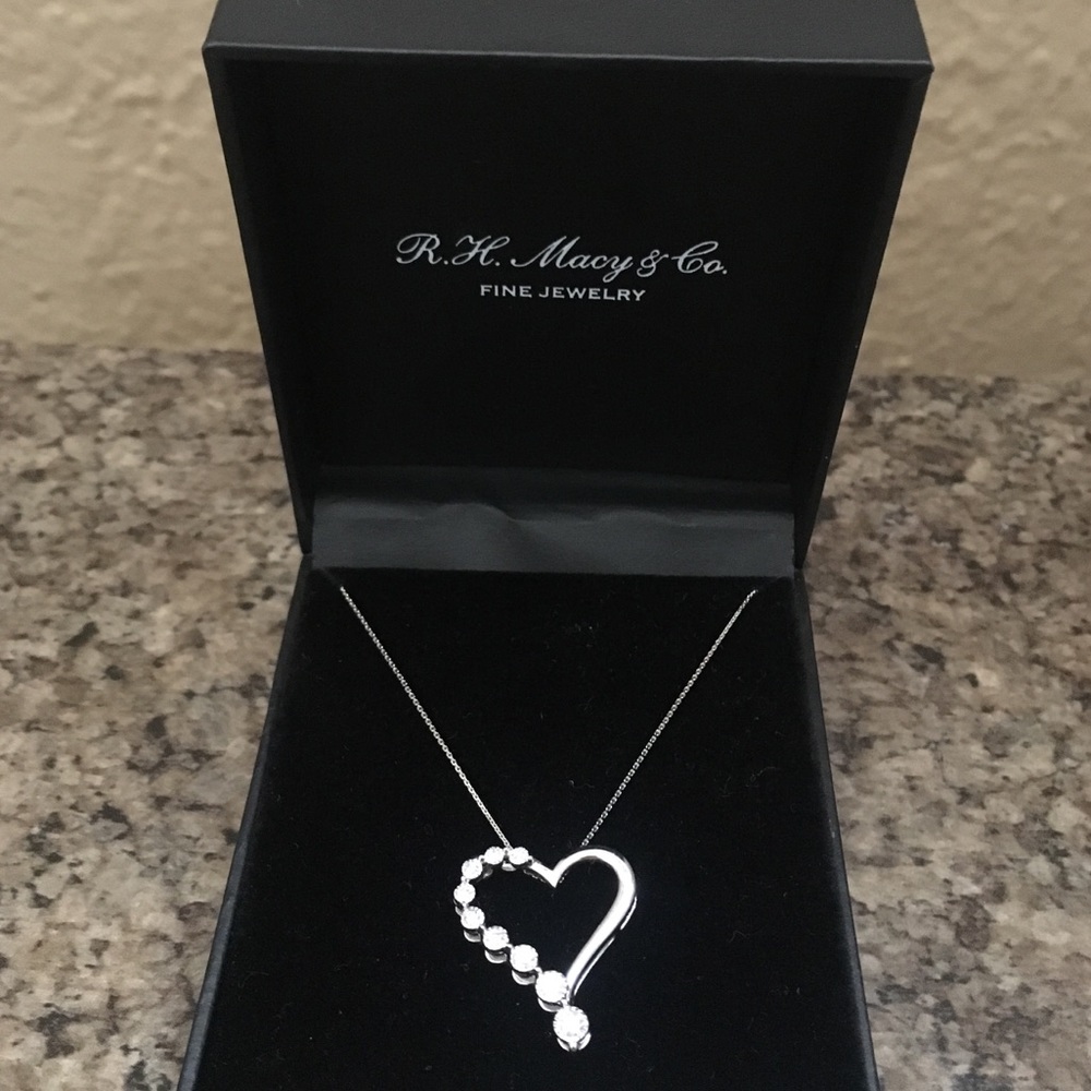 10k Heart Necklace With Diamonds
